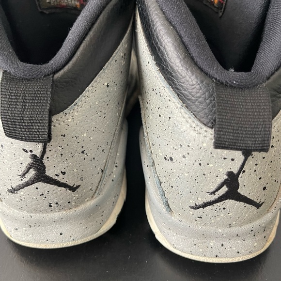 Boys US 5y Nike Air Retro Cement Smoke Gray 310806-062 sneakers - Picture 8 of 12